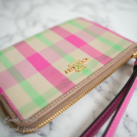 NWT Coach CZ450 Corner Zip Wristlet In Signature Canvas With Cherry Print - Picture 6 of 8